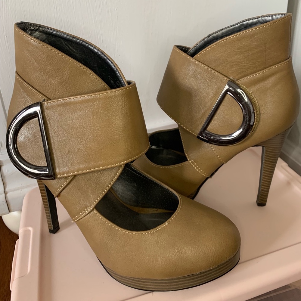 Tan Heels with Strap
